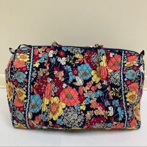 Vera Bradley large duffle bag Happy Snails